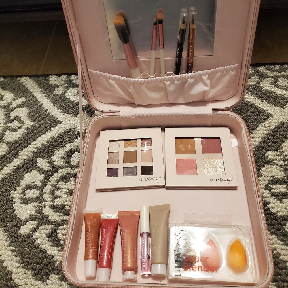 Makeup - Picture 3 of 4
